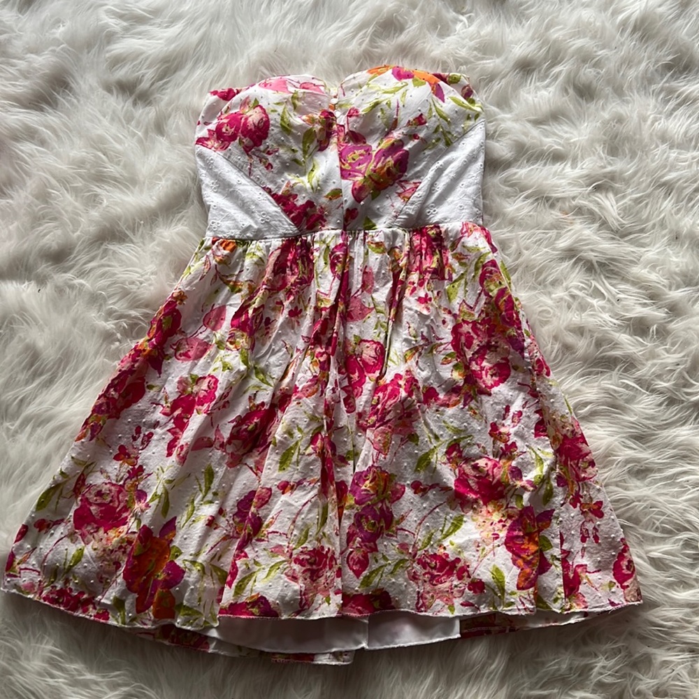 brand: speechless, size:7, floral pattern